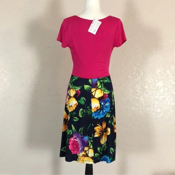 792 NWT Gilli V-neck Shortsleeved Solif Pink & Floral Print Dress. SzS - Picture 4 of 8